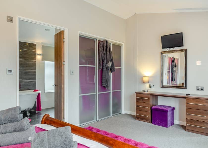 Altham Lodge - Ashby Woulds Lodges and Spa, Overseal, Nr Ashby-de-la-Zouch