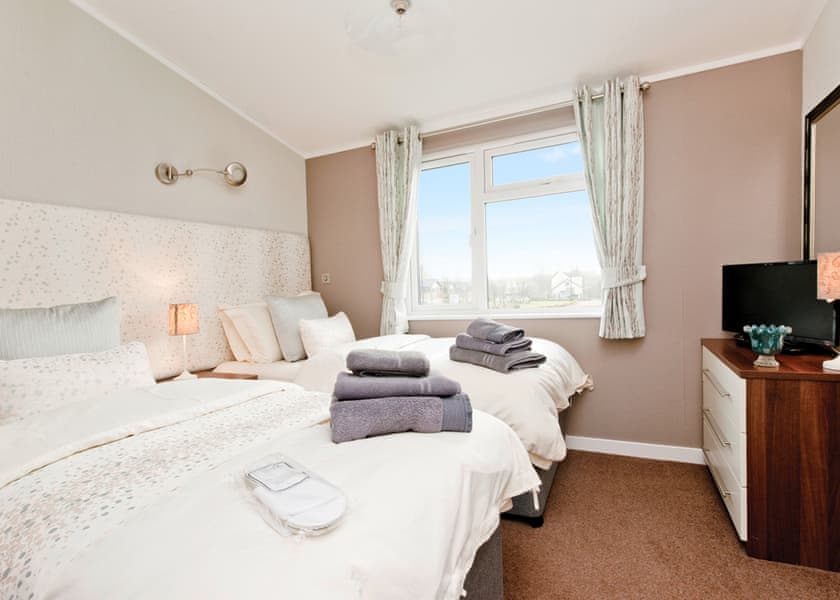 Redwood Lodge - Ashby Woulds Lodges and Spa, Overseal, Nr Ashby-de-la-Zouch