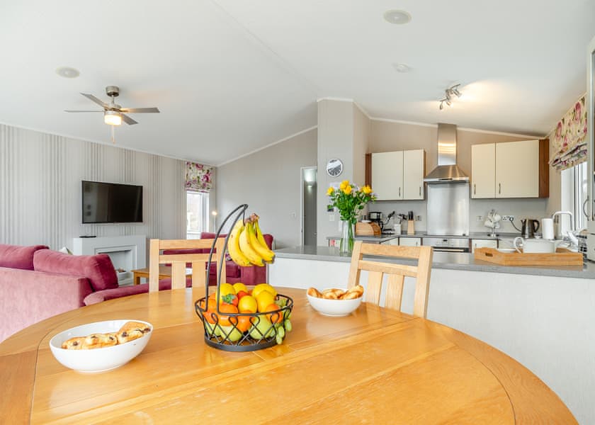 Aspen Lodge 4 - Ashby Woulds Lodges and Spa, Overseal, Nr Ashby-de-la-Zouch