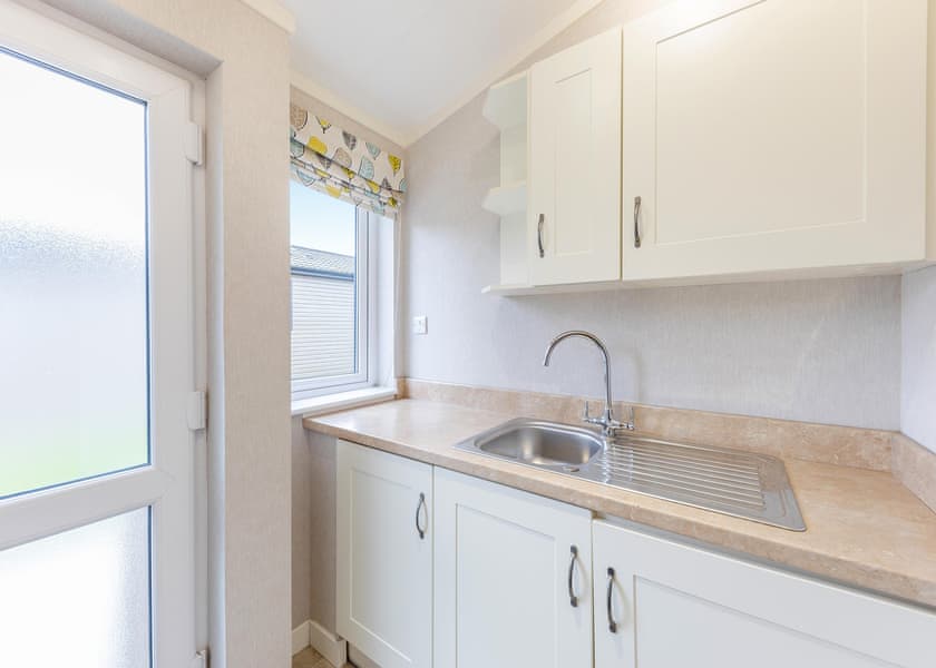 Retreat VIP 3 - Ashby Woulds Retreat, Overseal, Nr Ashby-de-la-Zouch