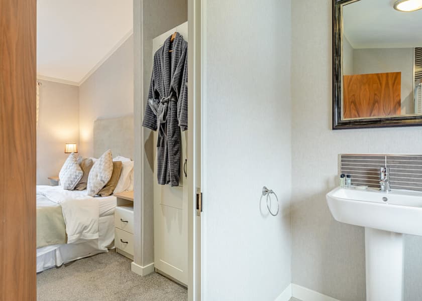 Retreat VIP 3 - Ashby Woulds Retreat, Overseal, Nr Ashby-de-la-Zouch