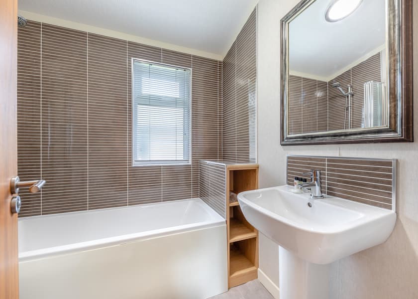 Retreat VIP 2 - Ashby Woulds Retreat, Overseal, Nr Ashby-de-la-Zouch