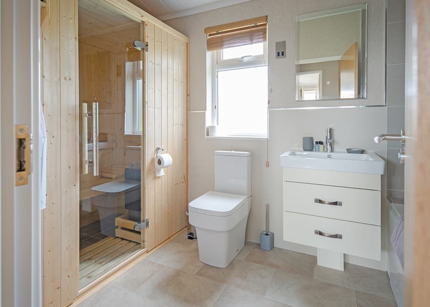 Primrose 2 - Athelington Hall Farm Lodges, Horham, Eye