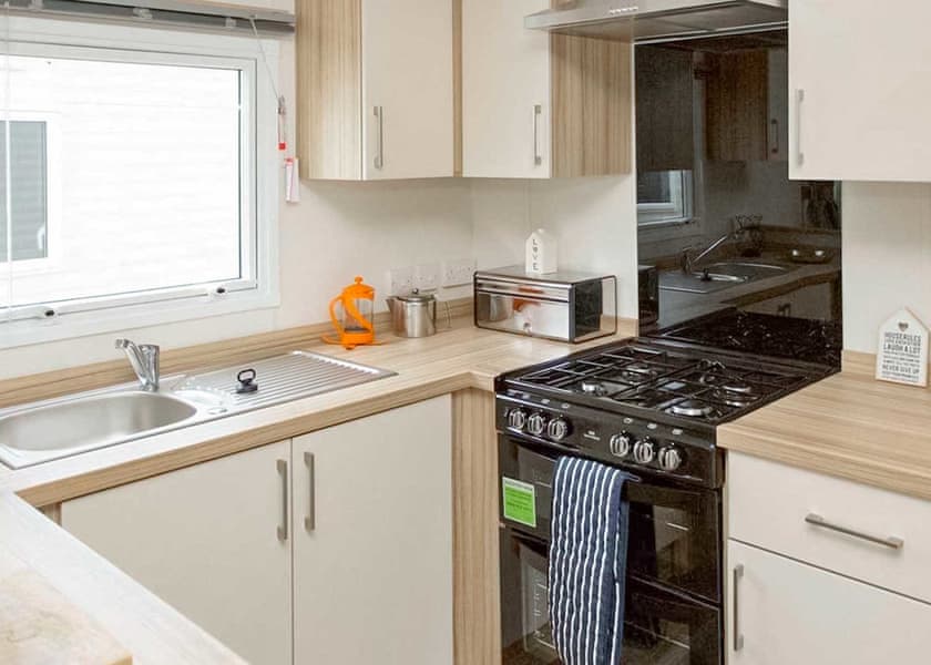 8 Berth Comfort Caravan Pet - Barmouth Bay Holiday Park, Tal-Y-Bont, Gwynedd