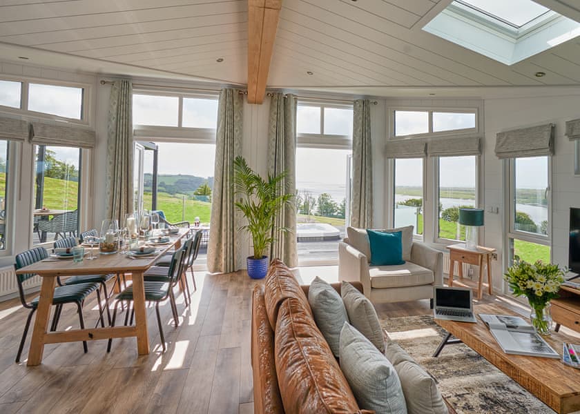 Apex Spa - Dylan Coastal Resort, Laugharne