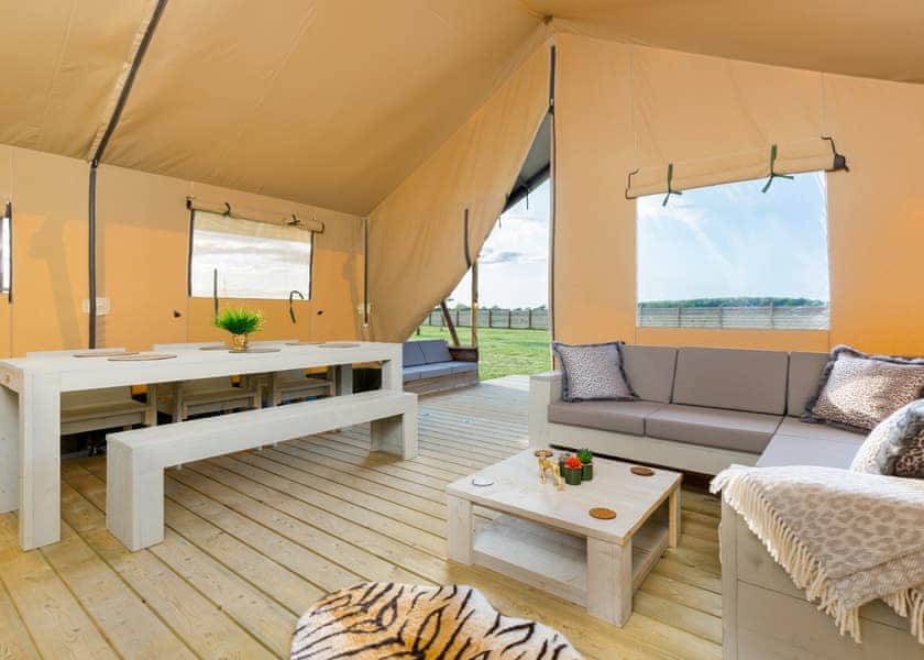 Leopard Safari Tent - Bowbrook Lodges, Pershore