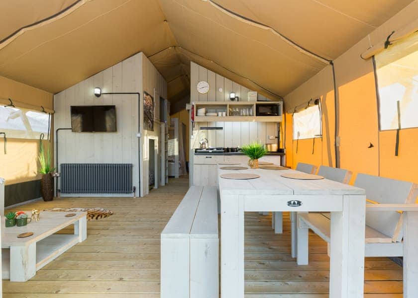 Leopard Safari Tent - Bowbrook Lodges, Pershore