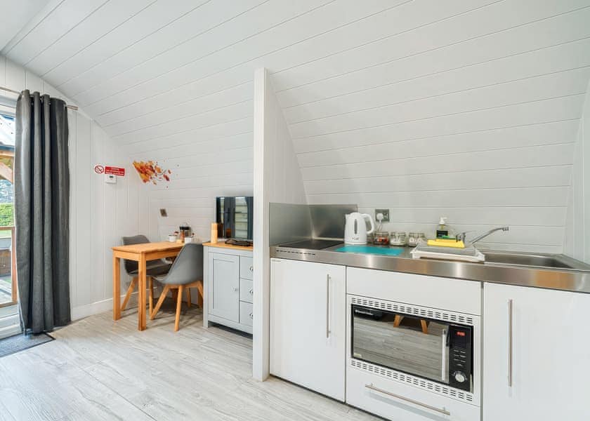 Maple Deluxe Pod - Bowbrook Lodges, Pershore