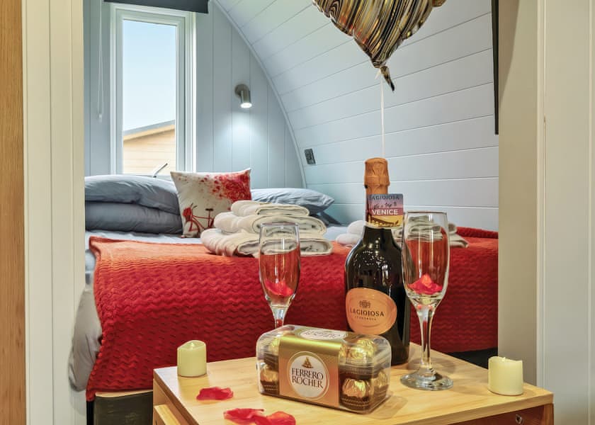 Maple Deluxe Pod - Bowbrook Lodges, Pershore