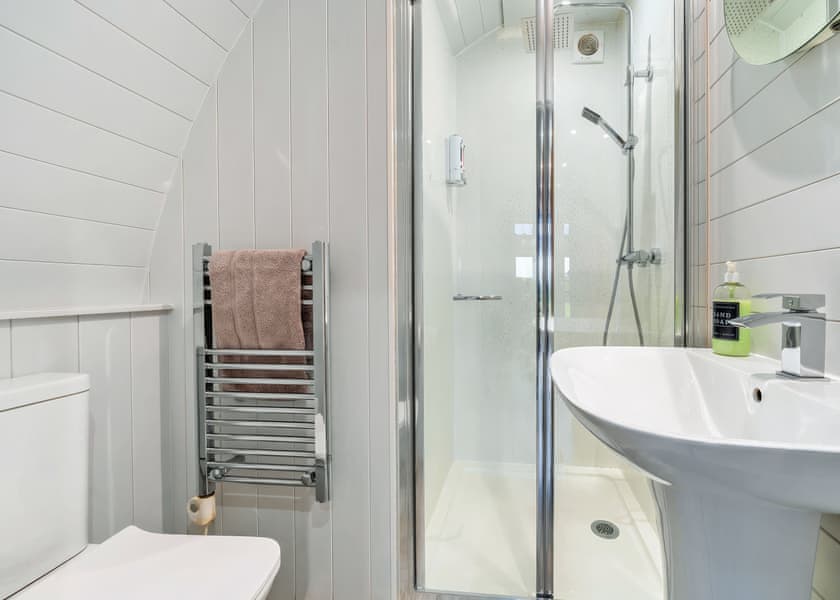 Maple Deluxe Pod - Bowbrook Lodges, Pershore