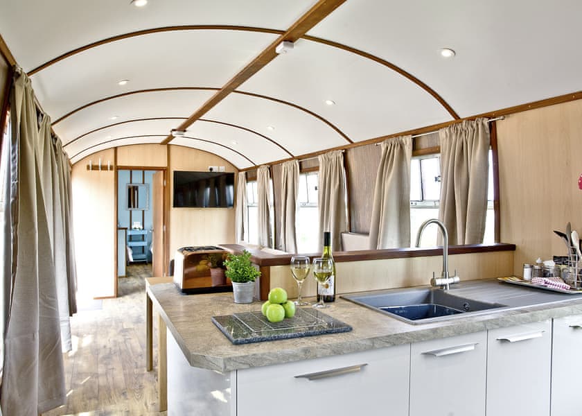 Brunel Boutique Railway Carriage 5 - Brunel Boutique Holiday Park, Dawlish Warren
