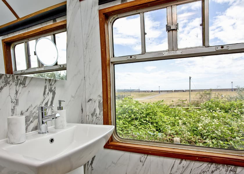 Brunel Boutique Railway Carriage 5 - Brunel Boutique Holiday Park, Dawlish Warren