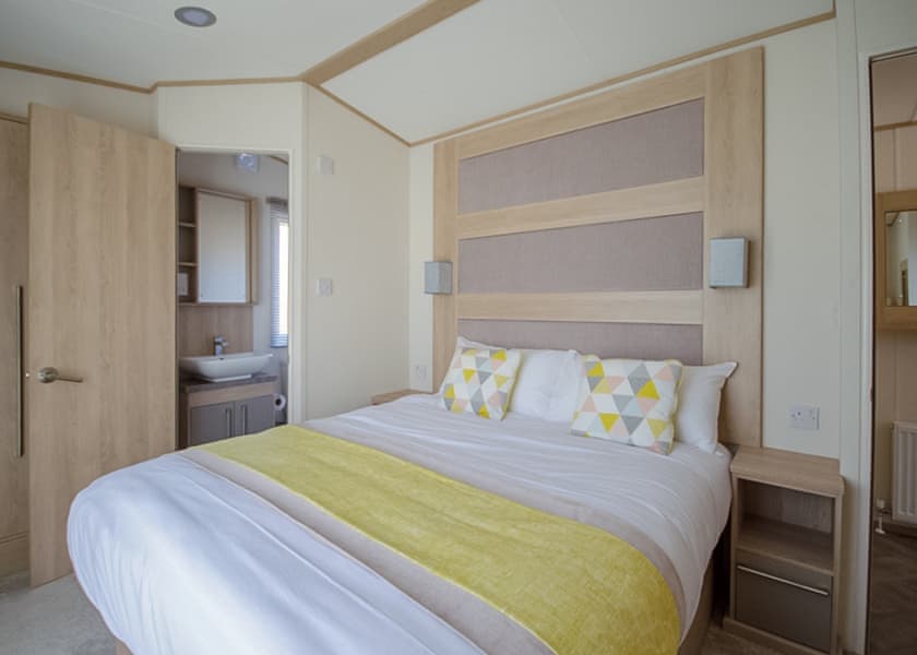 Platinum 2 Caravan with Decking - Brynteg Country and Leisure Retreat, Llanrug