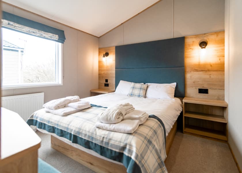Platinum 3 Pet Friendly Lodge with Hot Tub - Brynteg Country and Leisure Retreat, Llanrug