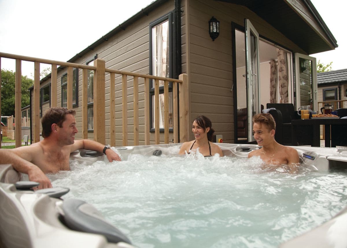 Benson Waterfront - Holiday lodge in Central England - Image 1