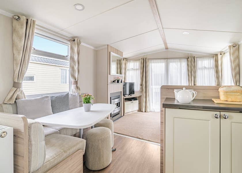 Signature Two Bedroom - Bucklegrove Holiday Park, Cheddar,