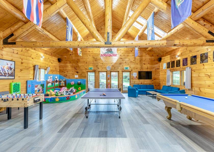 Black Hall Lodges, Knighton