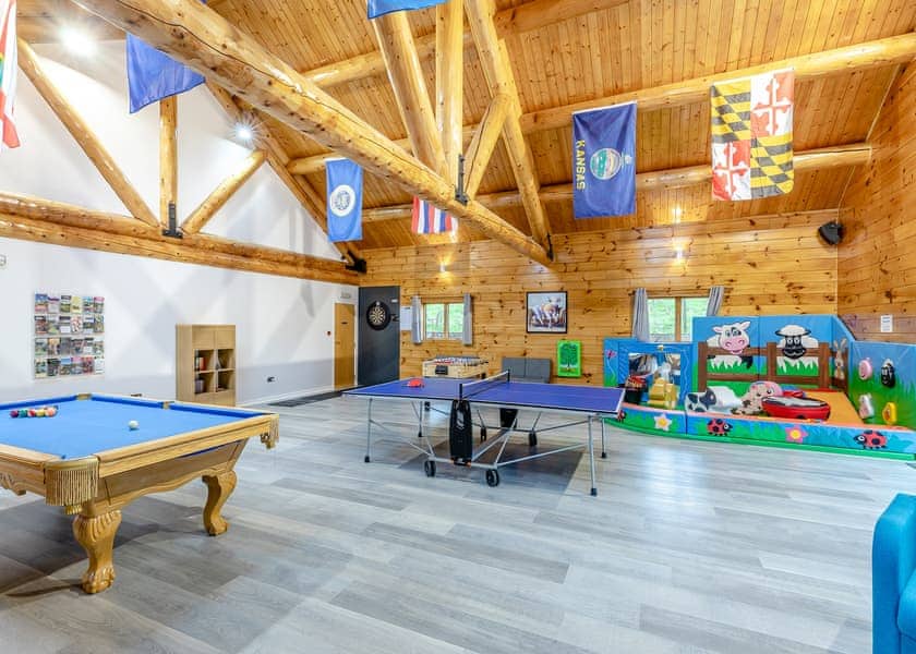 Black Hall Lodges, Knighton