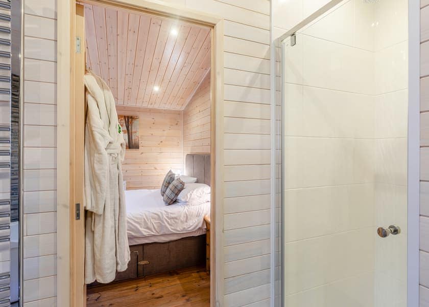 Couples Lodge VIP - Black Hall Lodges, Knighton