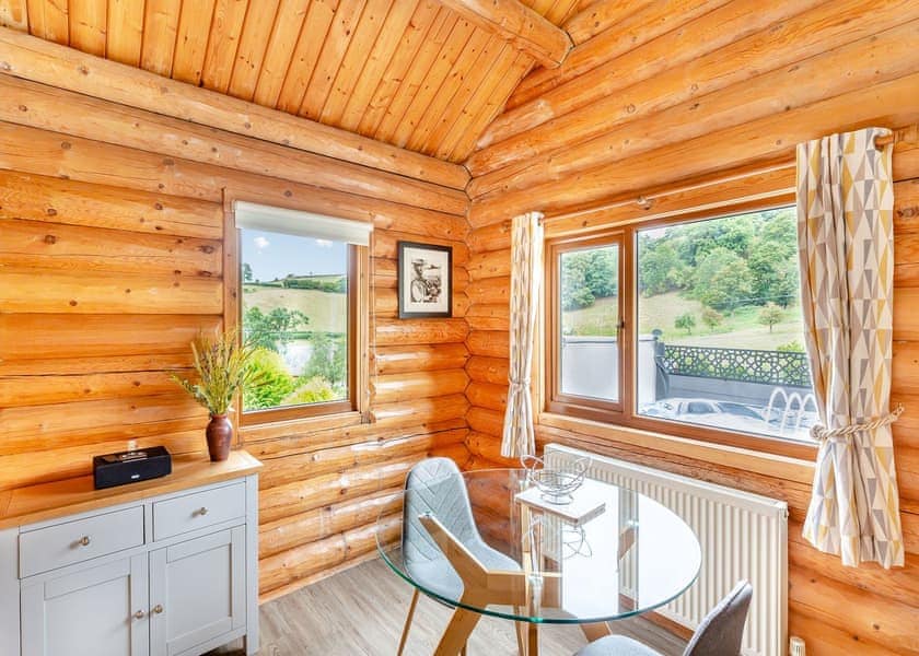 Huron Lodge - Black Hall Lodges, Knighton