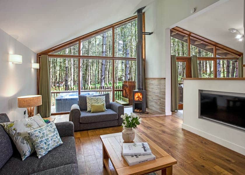 Typical | Golden Oak 2 (Pet) - Blackwood Forest Lodges, Micheldever, Nr Winchester