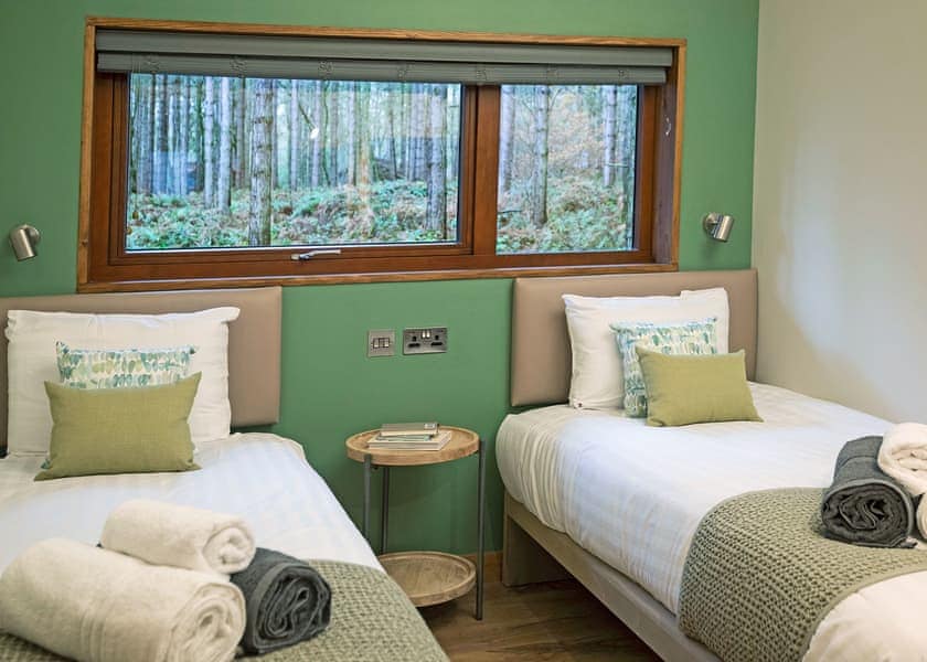 Typical | Golden Oak Tree House (Pet) - Blackwood Forest Lodges, Micheldever, Nr Winchester