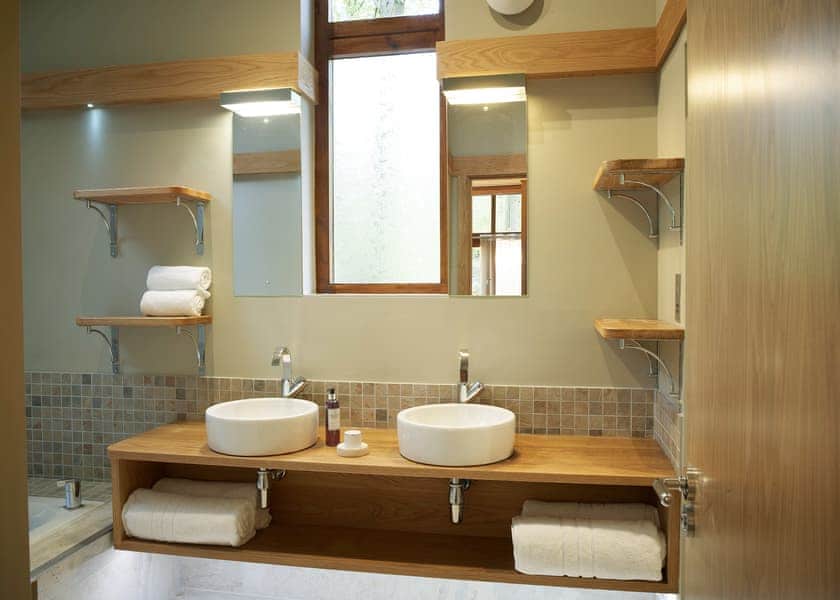 Typical | Golden Oak Hideaway (Pet) - Blackwood Forest Lodges, Micheldever, Nr Winchester