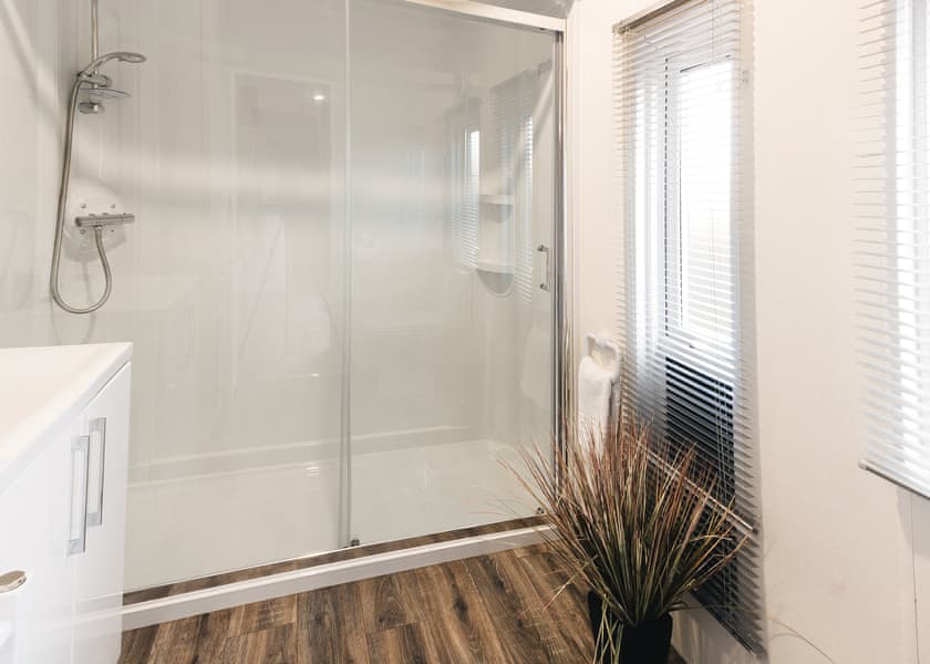 Liv Lodge 2 Bed - Black Bull Retreat, Barmston