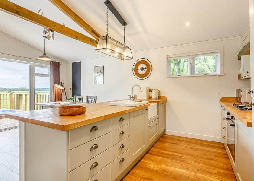 Oxford Lodge - Bluewood Lodges, Cotswolds