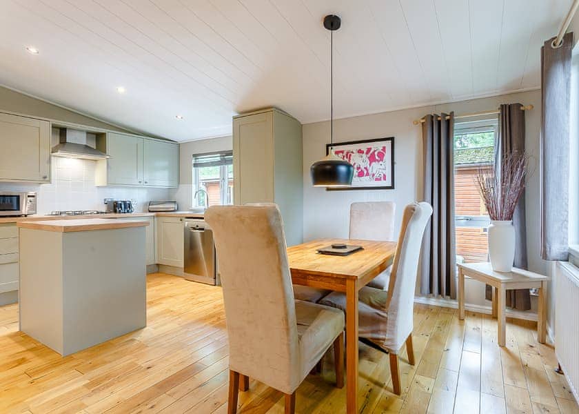 Blenheim Lodge - Bluewood Lodges, Cotswolds