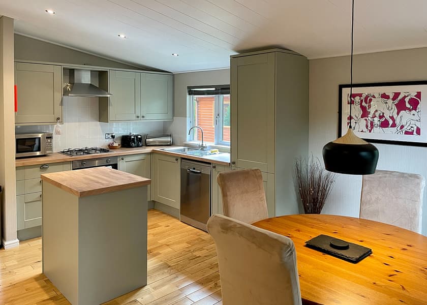 Blenheim Lodge - Bluewood Lodges, Cotswolds