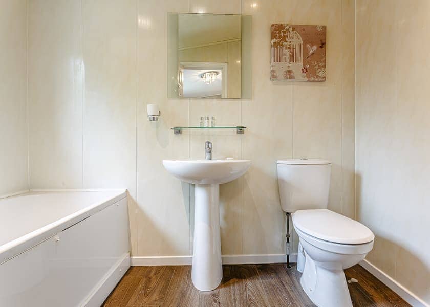 Blenheim Lodge - Bluewood Lodges, Cotswolds