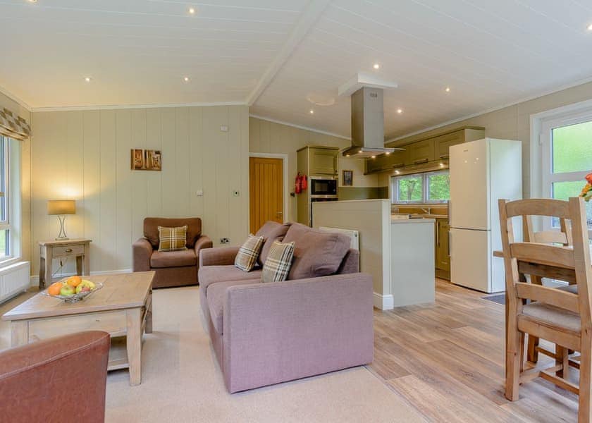 Pemberley Watersedge Lodge - Bath Mill Lodge Retreat, Newton Saint Loe, Nr Bath