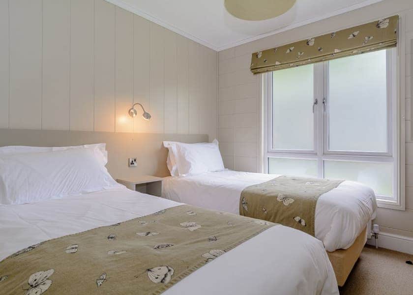 Pemberley Watersedge Lodge - Bath Mill Lodge Retreat, Newton Saint Loe, Nr Bath