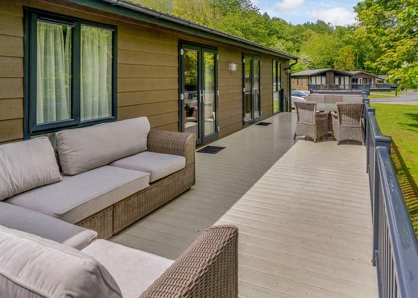 Newton Brook Elegance Lodge in Newton Saint Loe, Nr Bath | Hoseasons