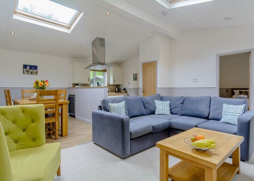 Newton Brook Elegance Lodge - Bath Mill Lodge Retreat, Newton Saint Loe, Nr Bath