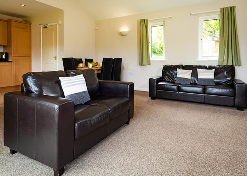 Bungalow 2 Pet Friendly - Bodmin Holiday Park, Bodmin