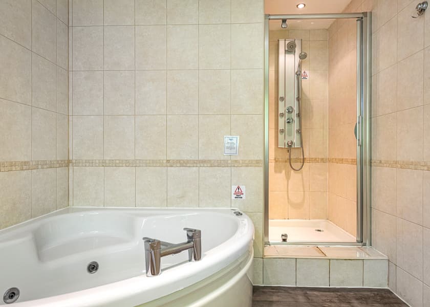 Bungalow 3 - Bodmin Holiday Park, Bodmin