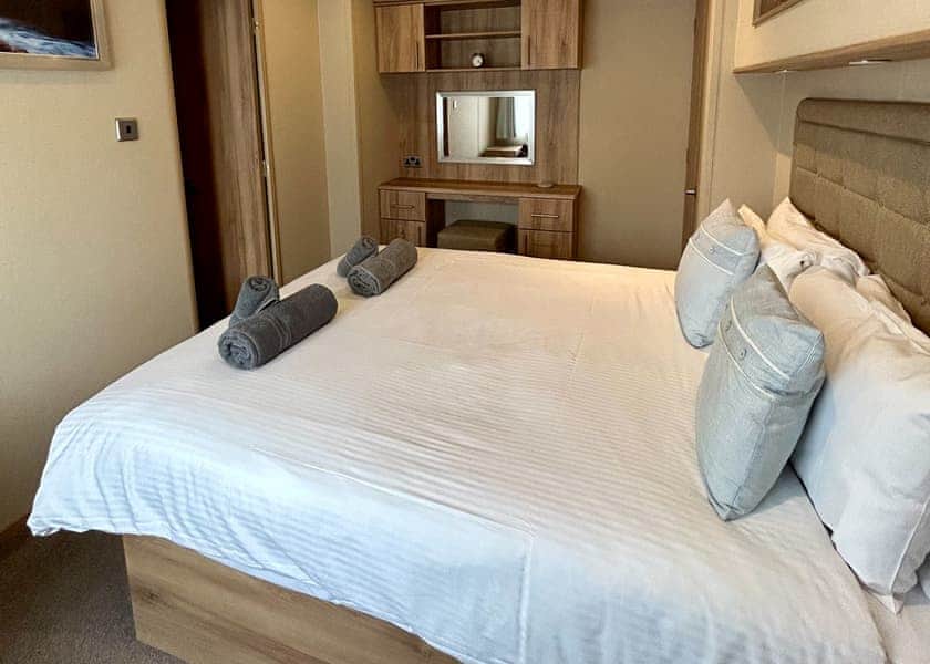 Country Holiday Home Platinum Four Spa - Bossiney Bay, Tintagel