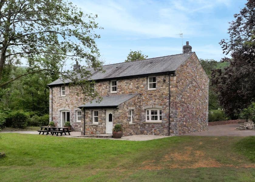 Pen-Y-Bont Cottage - Brecon Beacons Resort, Brecon Beacons National Park