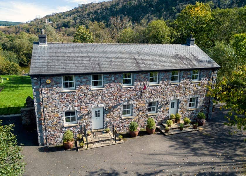 Pen-Y-Bont Cottage - Brecon Beacons Resort, Brecon Beacons National Park