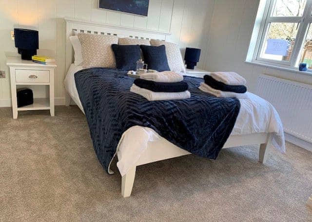 Typical | Comfort Plus Lodge Hot Tub 4 - Brokerswood Holiday Park, Westbury, nr Longleat