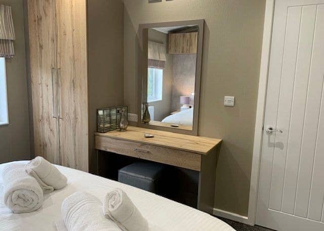 Typical | Comfort Plus Lodge Hot Tub 6 - Brokerswood Holiday Park, Westbury, nr Longleat