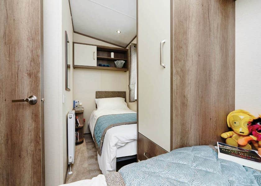 Superior Caravan Hot Tub 4 - Brokerswood Holiday Park, Westbury, nr Longleat