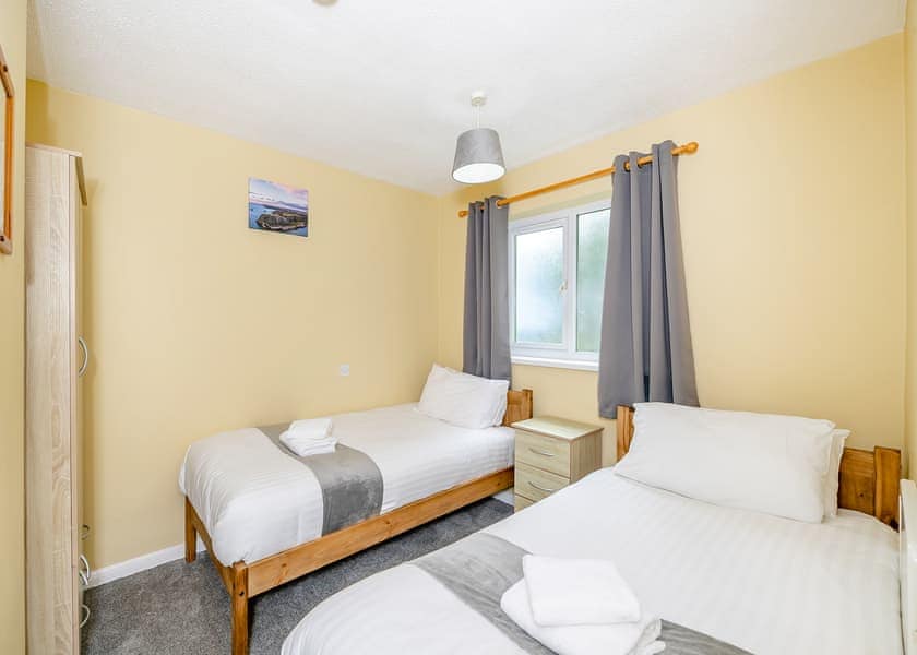 Silver 1 Chalet Slps 4 Pet - Brixham Holiday Park, Brixham, Torbay