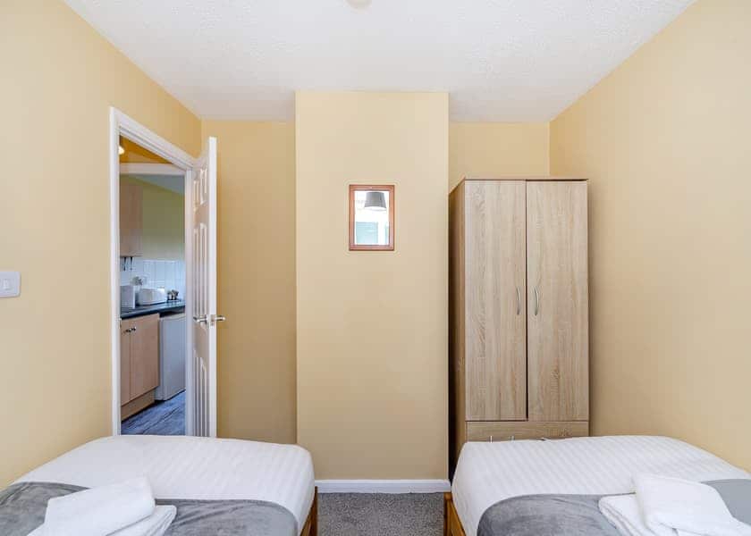 Silver 1 Chalet Slps 4 Pet - Brixham Holiday Park, Brixham, Torbay