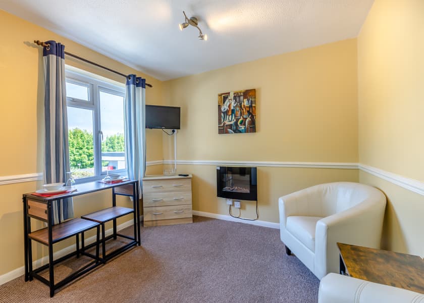 Silver 1 Bedroom Chalet - Brixham Holiday Park, Brixham, Torbay