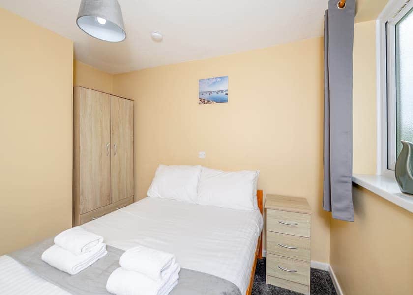 Silver 1 Chalet Slps 2 Pet - Brixham Holiday Park, Brixham, Torbay
