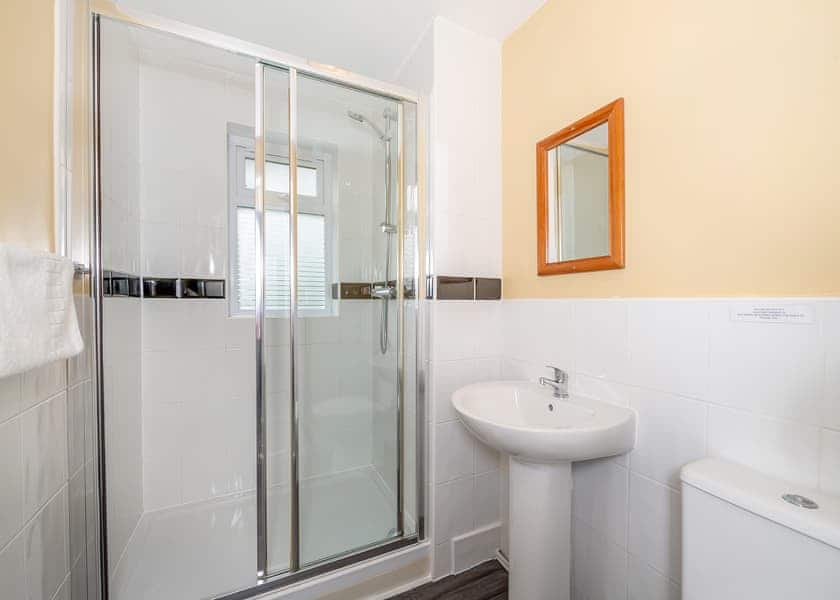 Silver 1 Chalet Slps 2 Pet - Brixham Holiday Park, Brixham, Torbay