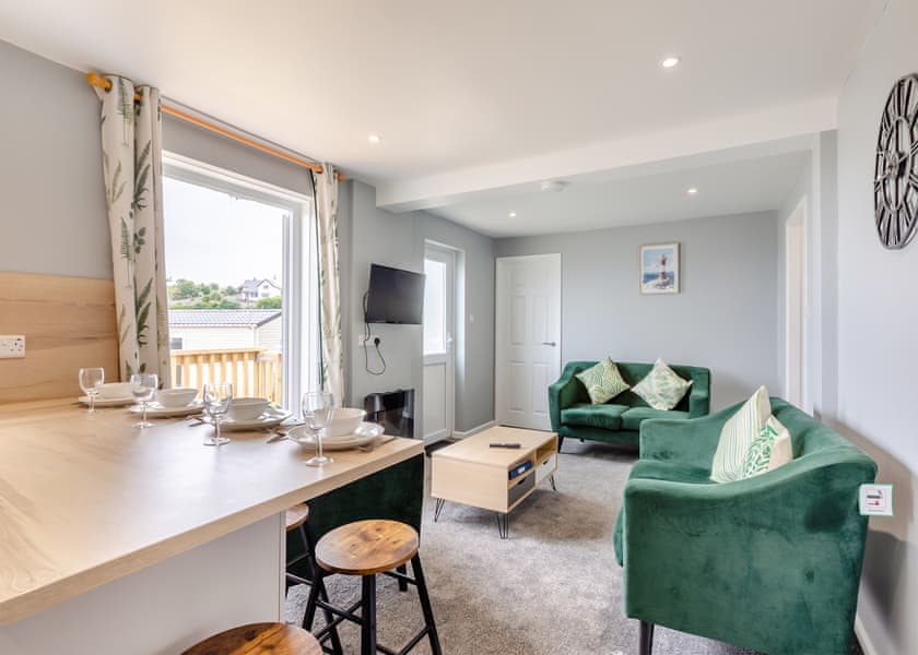 Platinum 3 Bedroom Chalet Sleeps 5 - Brixham Holiday Park, Brixham, Torbay